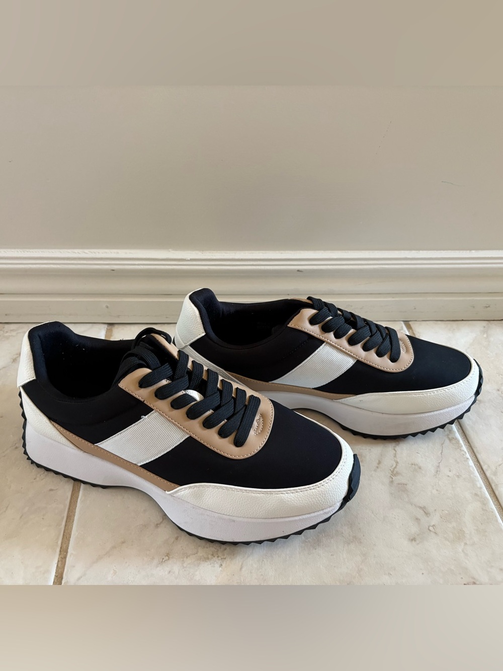 Dolce Vita Women’s Bettie Sneakers 9.5